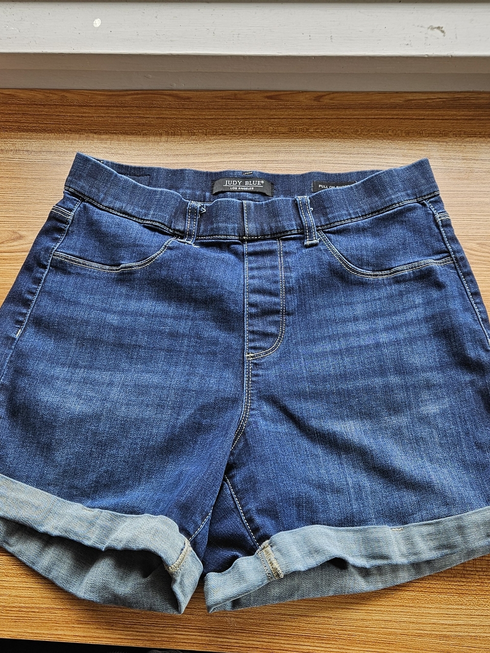 Judy Blue Dark Wash Rolled Cuff Denim Shorts Size 1X